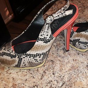 ROCK & REPUBLIC Size 7 Platform SNAKESKIN Print
